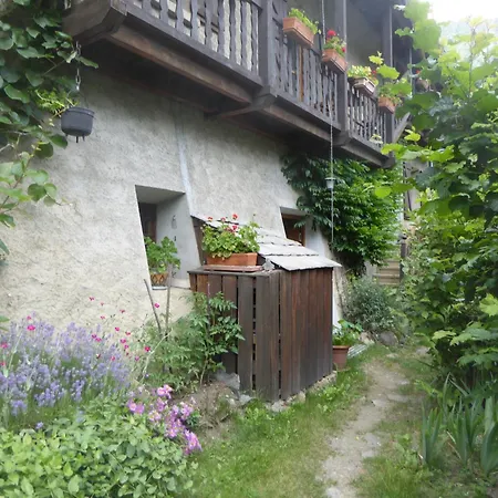 D'hote Calme Au Milieu D'un Jardin Au Freney D'oisans