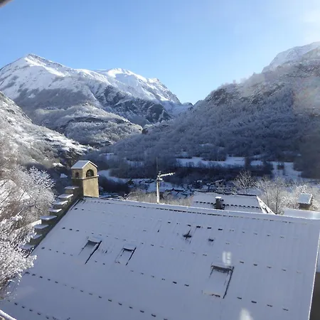 D'hote Calme Au Milieu D'un Jardin Au Freney D'oisans *