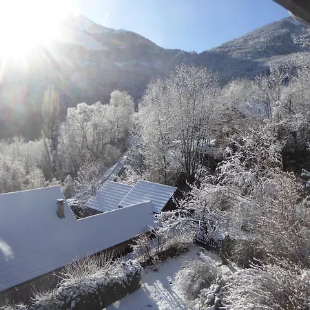 Homestay D'hote Calme Au Milieu D'un Jardin Au Freney D'oisans